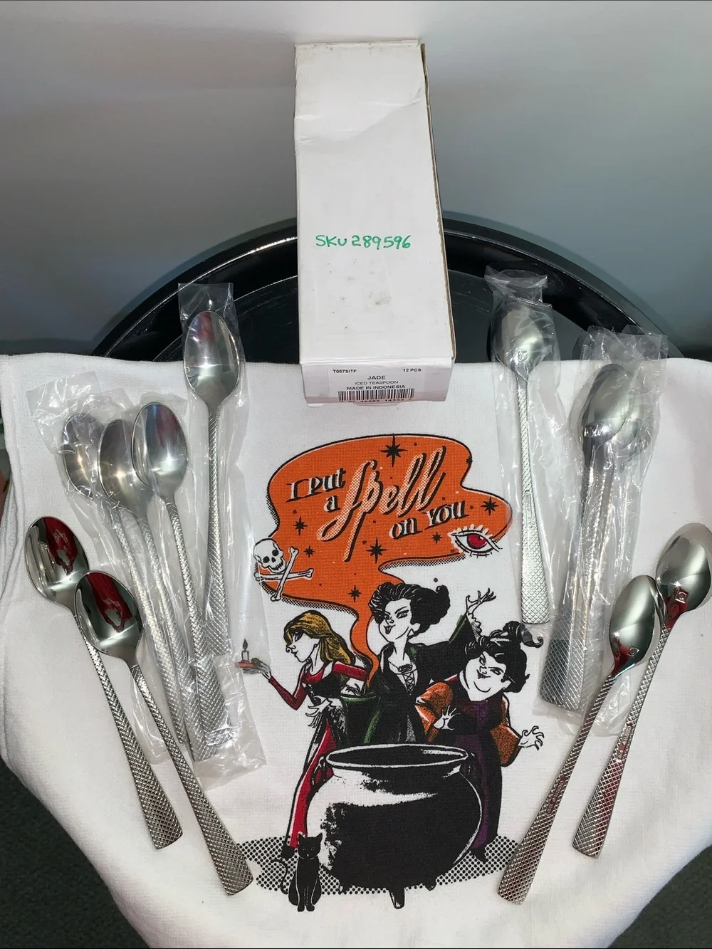 Oneida Textured Jade pattern 1 Dozen Iced Teaspoons NWT 18/10 SS